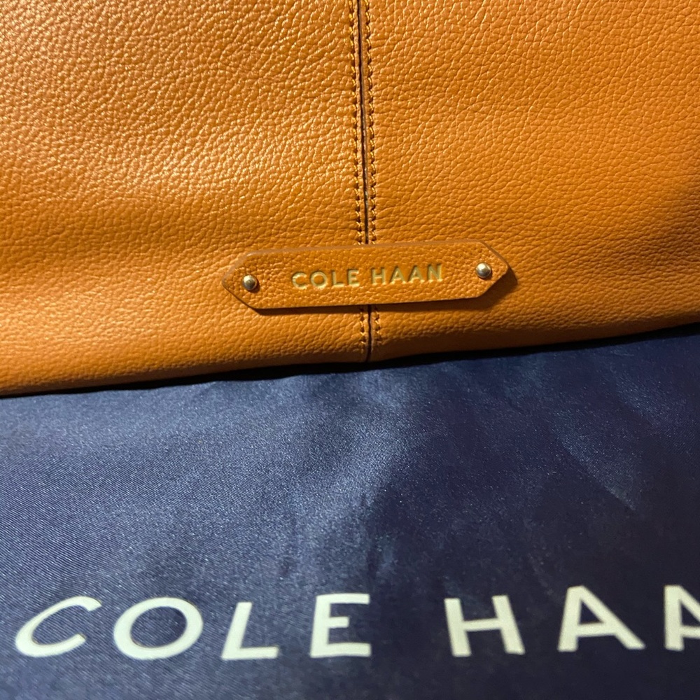 Handbag - Picture 2 of 5